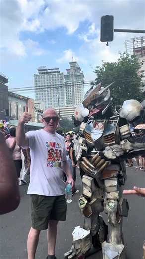 I Met a HUGE ROBOT at Sinulog in the Philippines🇵🇭