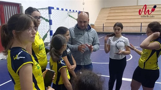 🎥 [NEWS] – Militello, Palazzetto dello sport: ricomincia la stagione agonistica dell'associazione Volley Club Militello. Sebastiano Caruso, responsabile tecnico del sodalizio: «Diverse attività in campo, dalla prima squadra al settore di base. L'impegno per la pallavolo continua...». 🎤 di 𝐋𝐮𝐜𝐢𝐨 𝐆𝐚𝐦𝐛𝐞𝐫𝐚 🎞 Editing: 𝐌𝐚𝐫𝐢𝐨 𝐋𝐢𝐬𝐢 ⏱ Durata: 3'45" 𝐦𝐢𝐥𝐢𝐭𝐞𝐥𝐥𝐨.𝐢𝐧𝐟𝐨 | militello.info