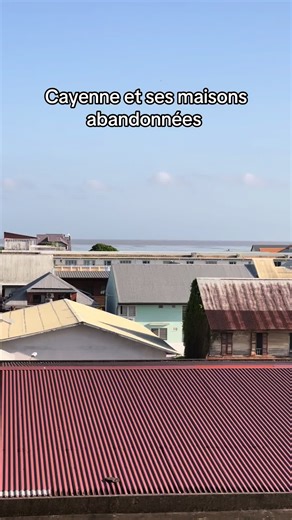 Magnifique vue ! Parfait pour faire de l’urbex. #guyanefrancaise🇬🇫