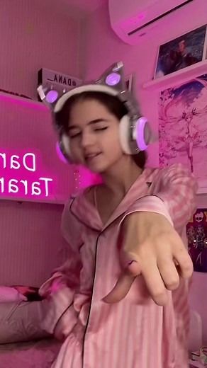 Because I’m happy🐱