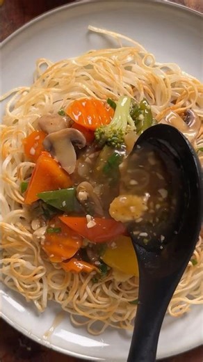 Pan Fried Noodles 🍝 Silky gravy with veggies & pan fried noodles 🤌#homemade #panfried