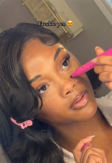 Freckle Pen Tutorial: How to Get Natural-Looking Freckles with Makeup