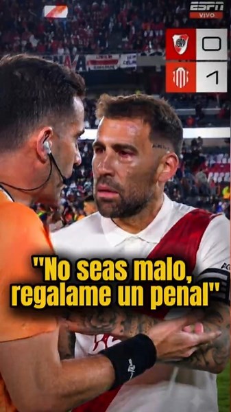 "𝗗𝗔𝗠𝗘 𝗨𝗡 𝗣𝗘𝗡𝗔𝗟, 𝗡𝗢 𝗦𝗘𝗔𝗦 𝗠𝗔𝗟𝗢"😭🅱️Papelón Otamendi pidiendo al árbitro que le regale un penal a River🐔