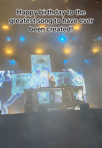 Celebrating Two Years of 'Carry You' by Martin Garrix