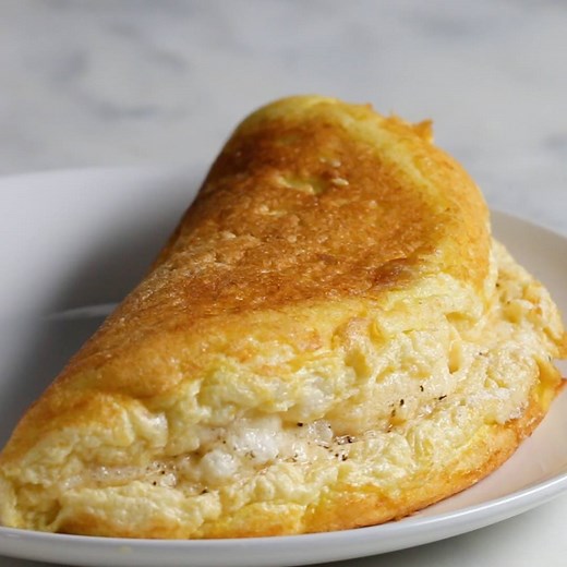 43M views · 307K reactions | This is the fluffiest omelet I've ever seen ! FULL RECIPE: https://tasty.co/recipe/super-fluffy-omelet | Tasty | Facebook