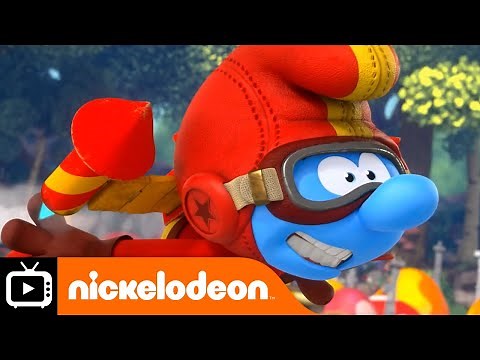 The Smurfs | A Superhero Smurf?! | Nickelodeon UK