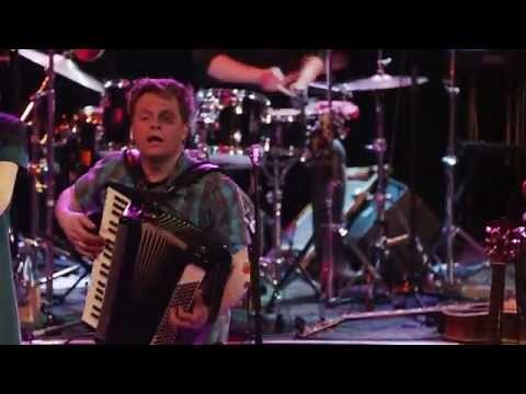 Jimmy Kelly & the Street Orchestra - Ale Brider (Live in Concert)