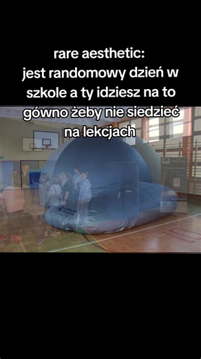 Jak w szkole mieści się tyle ludzi? Zaskakująca bańka szkolna