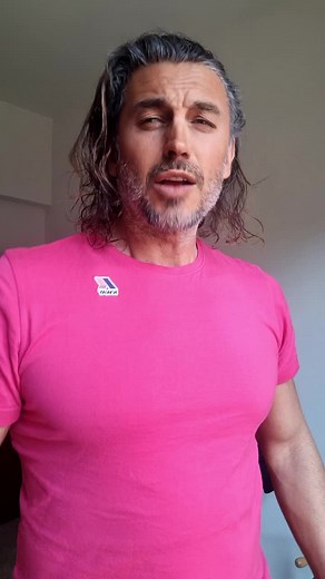 Diego de Rosa: Expressive Movements in Bright Pink