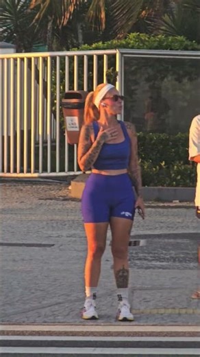 🇧🇷 Golden hour in Rio! Perfect atmosphere 🌅✨#riodejaneiro #brazil #beachwalk #shorts