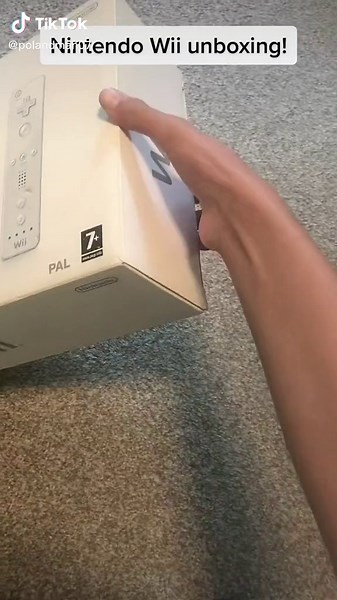 Unboxing the Nintendo Wii: A Retro Gaming Experience