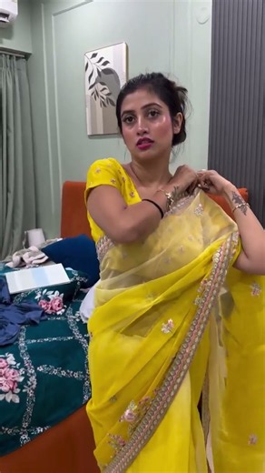 Yellow Saree Look ✨ | Ready With Me (GRWM)| Traditional Look Sunshine in a Saree 💛✨ #viralvideo