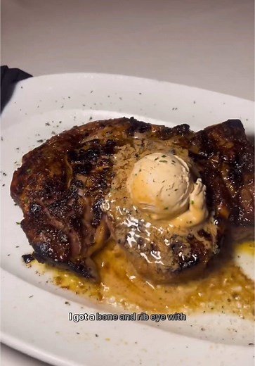 FANCY DINNER NIGHT OUT ❤️🥩🦞 [hosted] I can’t believe in all my years in AZ I’ve never been to a @mastrosofficial. I finally checked out the City Hall location in Scottsdale. It did not disappoint. I loved the service, attention to detail, ahi tuna, wagyu butter bone-in ribeye and seasonal butter cake were my top pics! We tried: ▪️ Bread $5 ▪️ Qungeness Crab Cocktail $55 ▪️ Wagyu Beef Roll $37 ▪️ Scalloped Potatoes $20 ▪️ White Cheddar Mac&cheese $15 ▪️ Truffle Garlic Cauliflower $20 ▪️ Warm Bu