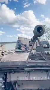 DESTROYING A CAR WITH A TANK