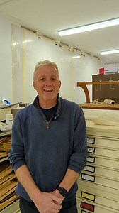 Mae cadwraeth yn rhan hanfodol o waith y Llyfrgell. Ond be yw barn Dilwyn o fod ar rhaglen deledu Cyfrinachau’r Llyfrgell. / Conservation is an important part of the Library’s work. But how does Dilwyn feel about appearing on Cyfrinachau’r Llyfrgell? | Llyfrgell Genedlaethol Cymru | The National Library of Wales