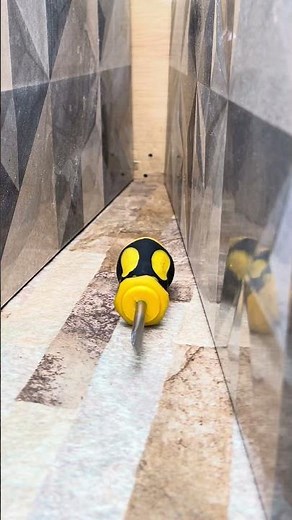 Foolproof trick to remove a key from tight spots! #DIYTools #quick #repair #tool #trick