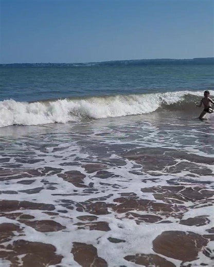 Torquay anyone? From August Bank Holiday Weekend, to week long breaks and 3 day specials... even our 241 bar in January. All year round. Jonesinternational.co.uk | Jones The Bus