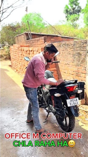 Office m computer chla raha ha #video #comedymove #comedyfilms #funny #comedyg #funny #comedyskits