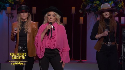 A touching moment to remember the "Blue Kentucky Girl" 💙 Tanya Tucker | CMT