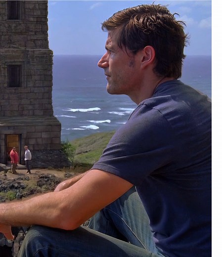 Jack Shepard and John Locke in LOST