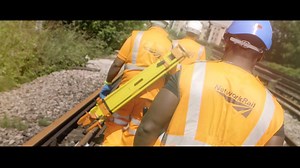 Wondering what to do next? We're currently recruiting apprentices to start on its award-winning scheme in March 2017. Earn-as-you-learn and get a job that you’ll love – just like Omar -> http://ow.ly/HAAD306mXuG #Apprenticeship #Railway | Network Rail