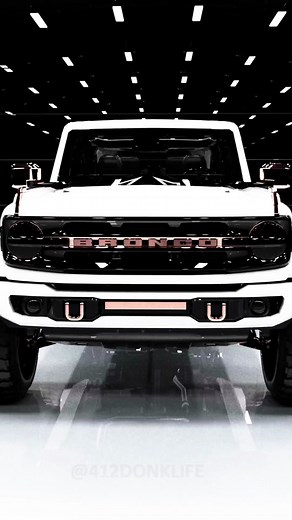 2022 Ford Bronco Wildtrak on Forgiato Wheels in Rose Gold