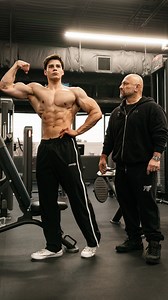 Chest Training Staples 💪 Make sure to use both compound & isolation exercises such as Presses, Dips & Flys (using both Free Weights & Machines) in order to build a dense, wide & strong Chest. As always, use proper form, keep your ego in check & focus on owning each rep before increasing in weight. #FST7 | FST-7 Training