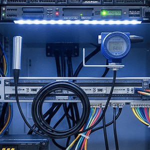 [Hot Item] Lorawan IoT Water Controller Wireless Fuel Tank Gauge Smart Meters Wireless Level Monitoring