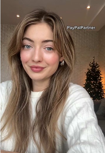 Making holiday magic for my whole extended family, from Toronto to California ✨ with @PayPal. Learn how PayPal Pay in 4 works at PayPal.ca/payin4 and shop Uniqlo using the link in my bio. #PayPalPartner