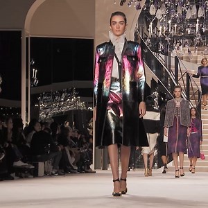 All the looks from the ‘Paris — 31 Rue Cambon’ collection by Virginie Viard and CHANEL’s Fashion Métiers d’art presented at the Grand Palais in Paris. | CHANEL