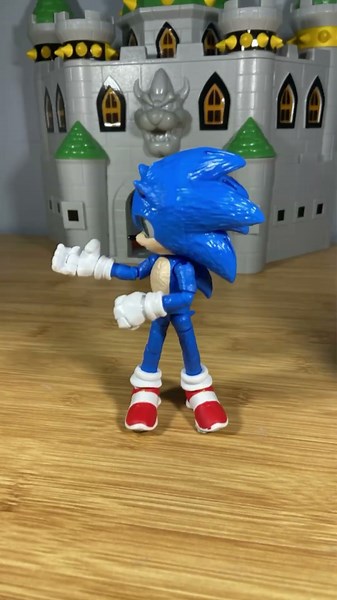 sonic learns to moon walk
