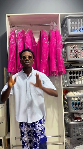 CELEBRITY LAUNDRY MAN (@dee_laundrylounge)’s videos with original sound - CELEBRITY LAUNDRY MAN