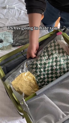 50% OFF for this packing hack, SAHM you gotta check this life changer#inspink #travelhack #momlife #vacuum #WeeklyDeals