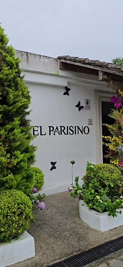 Deliciosos Pasteles y Café en el Restaurante El Portón en Zona 10, Guatemala
