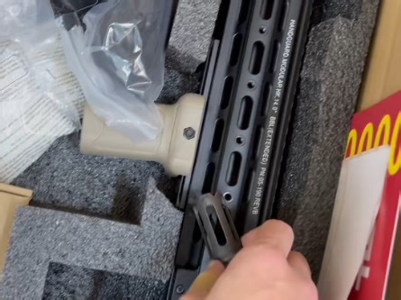 黑色HK416 LDT金属机匣 速凌无刷电机钢切齿秒30 金属火控波箱 金属14寸SMR鱼骨 金属HHS组合瞄 金属镭射手电 金属蜂窝消音 短斜握把 STR后托