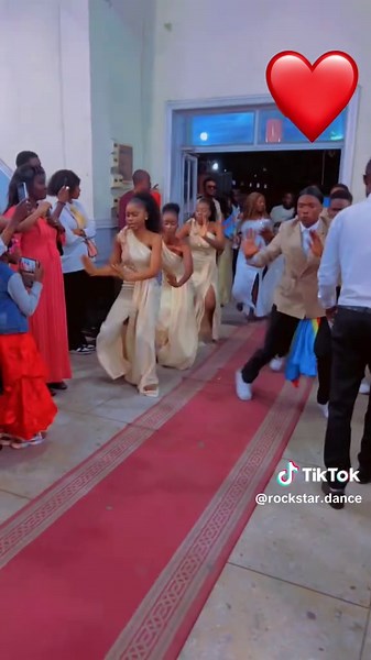 Découvrez les talents des danseurs congolais