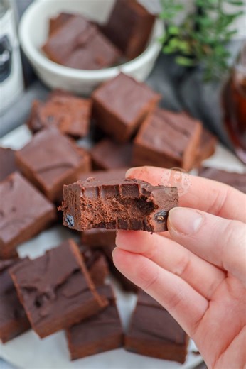 (new!) Rum & Raisin Fudge! 🍫 Recipe - https://www.janespatisserie.com/2022/04/18/rum-raisin-fudge/ | Jane's Patisserie
