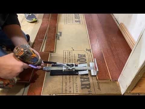 PowerJack 500 pushing boards into place (away from the wall)