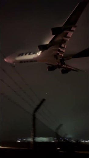 Boeing 747-8F Atlas air landing through intense fog #aviation #boeing747 #planespotting