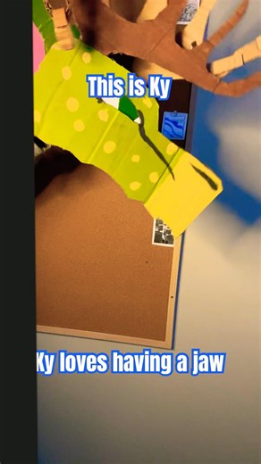 This is why we use strong hot glue kids! #dragonpuppets #blooper