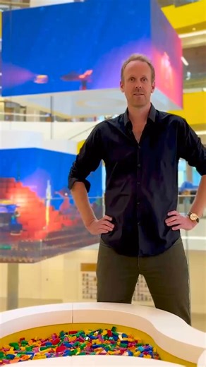 Ventetiden er straks over! 🥳 Vi gjentar vårens kjempesuksess med ny runde LIVE SHOPPING i samarbeid med LEGO! LEGO Masters-legenden Grzegorz «Gregor» Górczyński har takket ja til en ny sending sammen med vår egen Espen! 🙌 Bli med torsdag 18. september kl. 19:30! ✨ MELD DEG PÅ HER: https://www.facebook.com/share/164YeBo6of/?mibextid=wwXIfr | Lekekassen