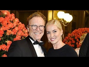 Entertainer Wolfgang Lippert widmet seiner Frau Gesine den neuen "17 Jahre liebe ich blonde Haare".