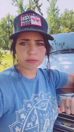 When you’re a girl and drive a dually and pull trailers. #horsepeople #girlsdrivetruckstoo #dually #dodge #megacab #outlawsfortrump #louisianacheck