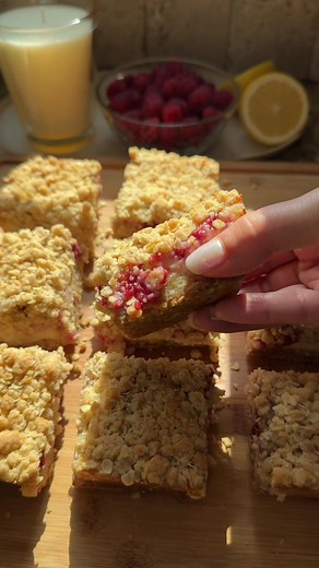 Raspberry Cheesecake Crumb Bars Recipe