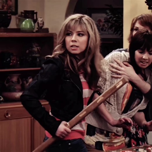 #CARLYSHAY & #FREDDIEBENSON & #SAMPUCKETT— first icarly edit ever woahhhh // #icarly #nickelodeon scp: cath7rsis on ig [ edit, jenette mcurdy, miranda cosgrove ]