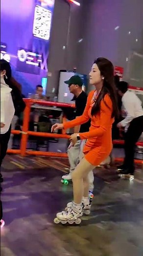 Roller skating tutorial ⛸️🛼#beautiful girls #dance #most popular on Roller Skating #Perfect