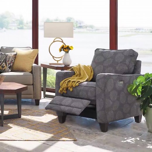 Our Makenna duo® sofa is perfect for solo snugglers and cozy couples looking to celebrate the change of seasons. http://social.la-z-boy.com/Ye2p | La-Z-Boy