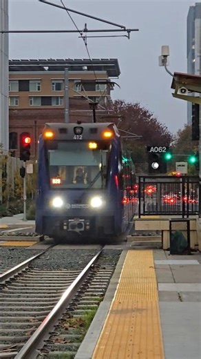 SacRT Light Rail Arrives At The Sacramento Valley Station 12-5-2025