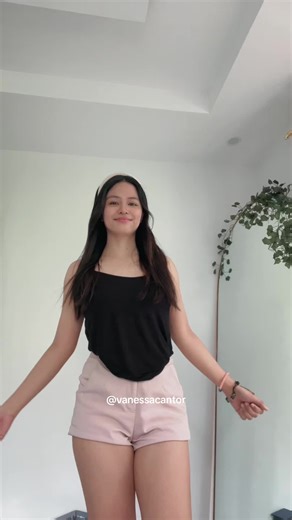 Subscribe to Vanessa Cantor for Engaging Content!