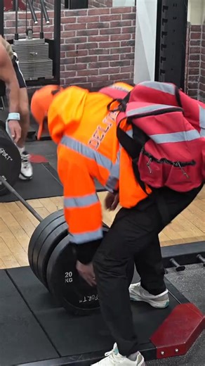 Delivery guy fights gym weights | Jon Nelson